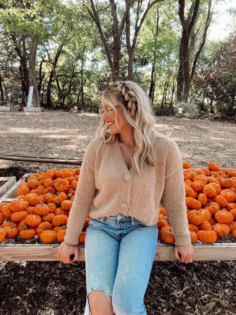 15 Casual Pumpkin Patch Outfits for the Perfect Fall Weekend